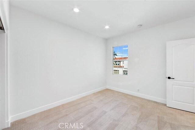 Building Photo - 14 Talmont