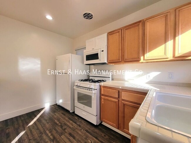 Building Photo - 3735 Cerritos Ave