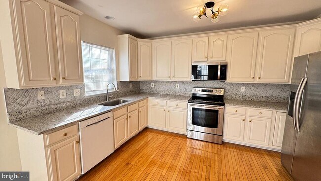 Building Photo - 9611 Normanton Way