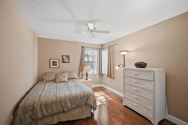 Building Photo - 5187 Europa Dr