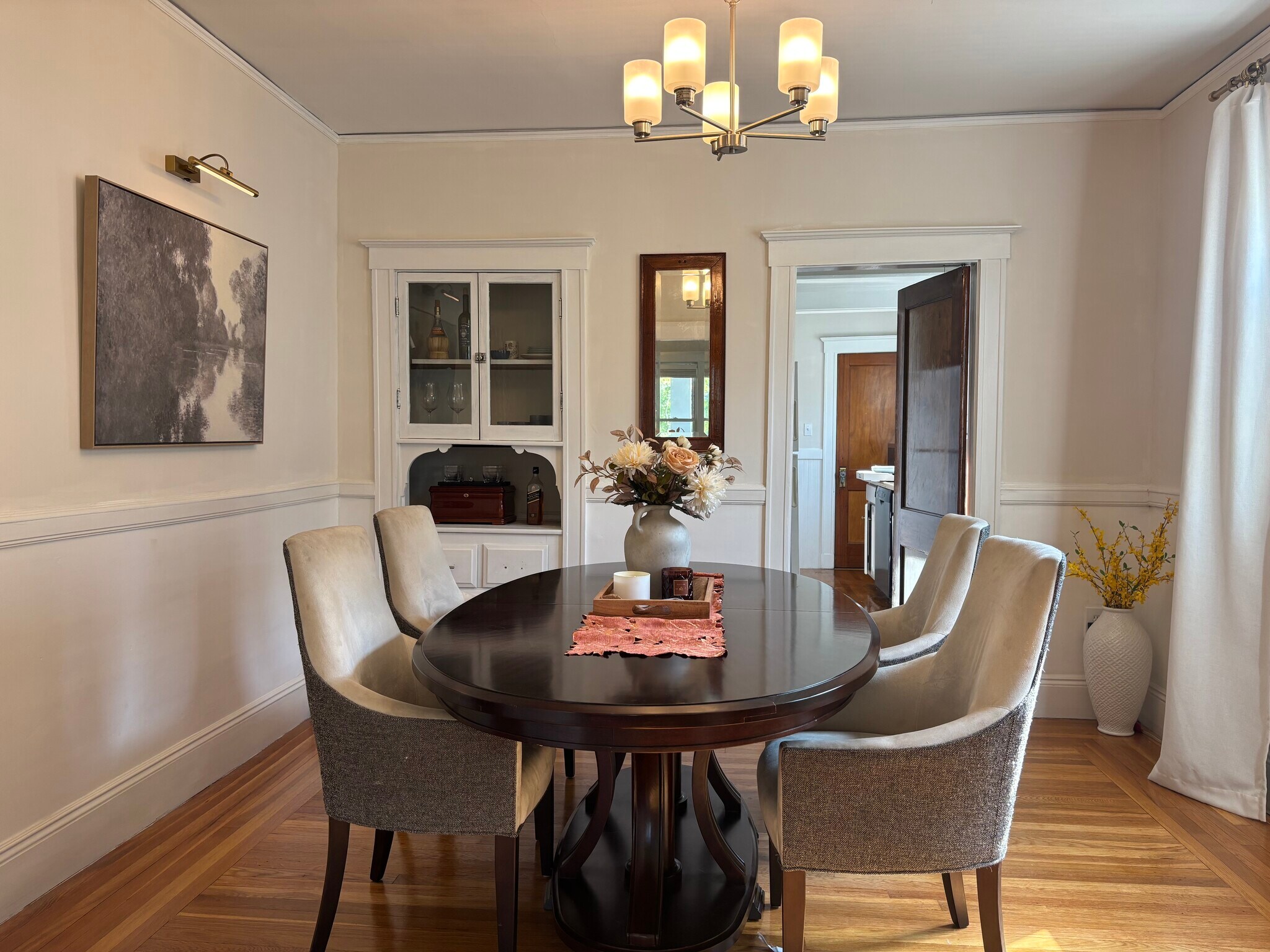 Dining room - 748 Belmont St