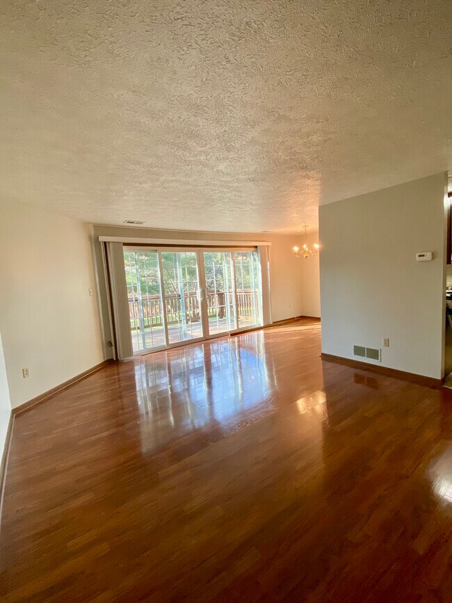 Building Photo - 30 Monmouth Dr