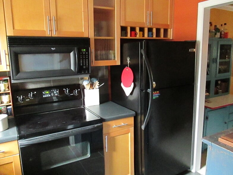 Building Photo - 1055 Baxter St