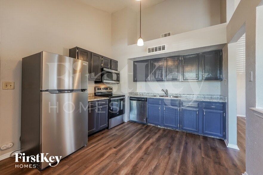 Building Photo - 415 Justice Dr