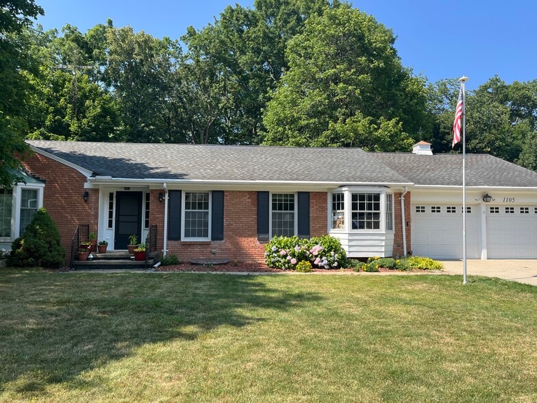 Primary Photo - 1105 Flanders Pl