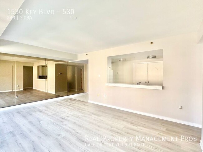 Building Photo - Sun-Drenched Condo-Stunning Views, Walk to...