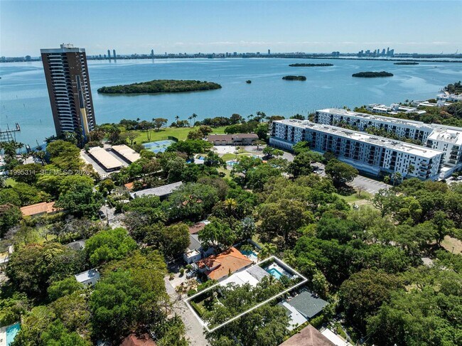 Building Photo - 696 NE 67th St