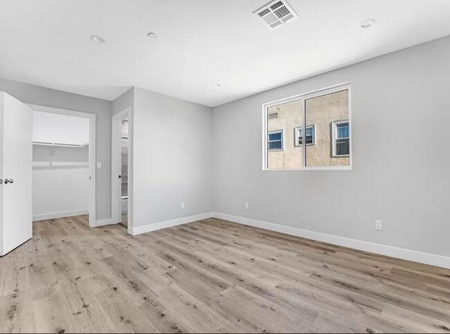 Building Photo - 4537 W 18th St