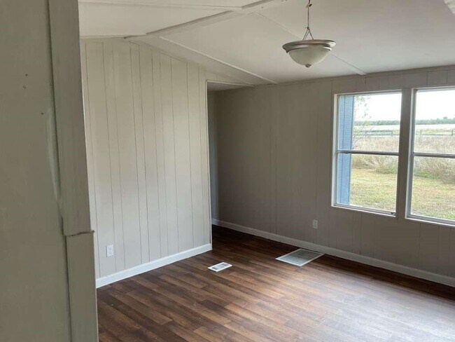 Building Photo - 5589 County Rd 469