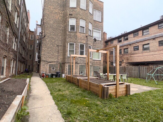 Building Photo - 5138 S Kenwood Ave