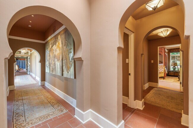 Building Photo - 1650 Ave Sevilla