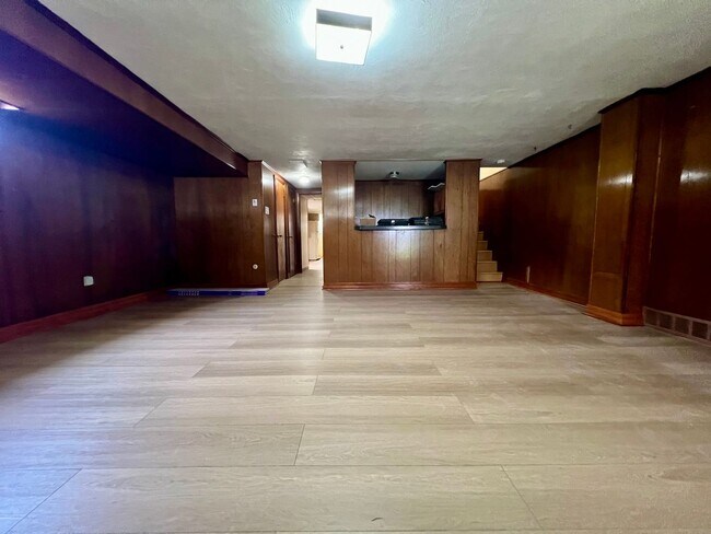 Building Photo - Gorgeous 3-Bedroom Townhome with One-Car Garage in Roxborough! Available NOW!
