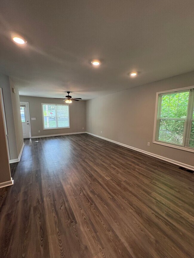 Building Photo - Cute Ranch Home located in Cabarrus County