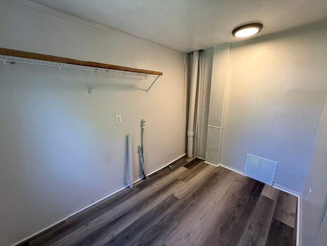 Building Photo - Spacious 4-Bedroom Home with Bonus Features