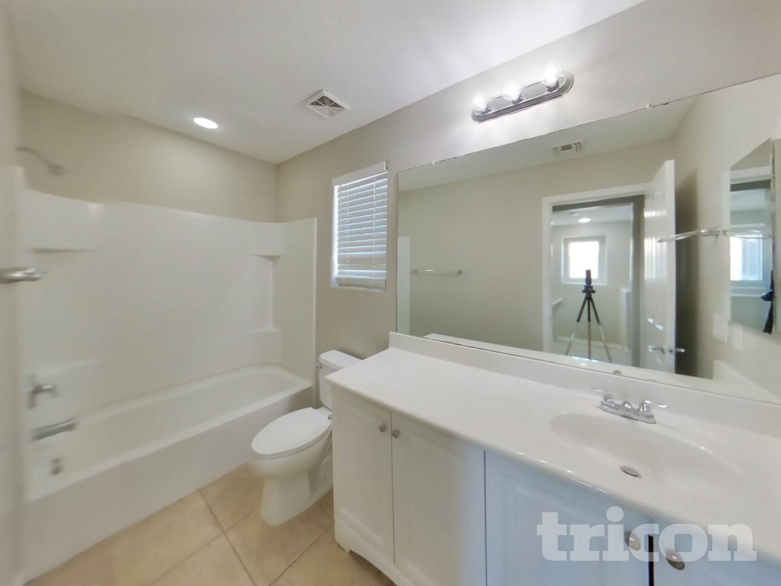 Building Photo - 819 W Dana Dr