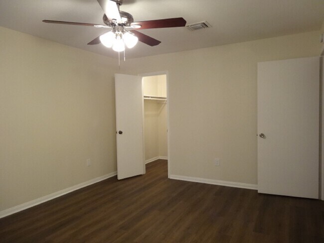 Building Photo - 5524 Deep Forest Dr