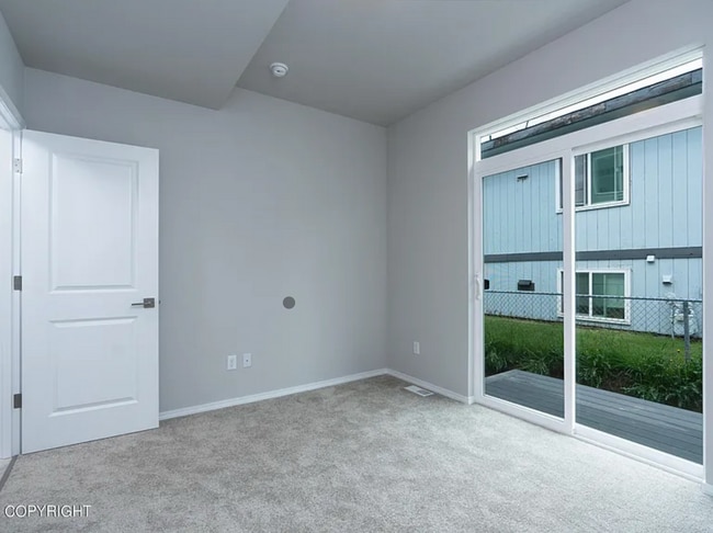 Building Photo - Beautifully designed condo!