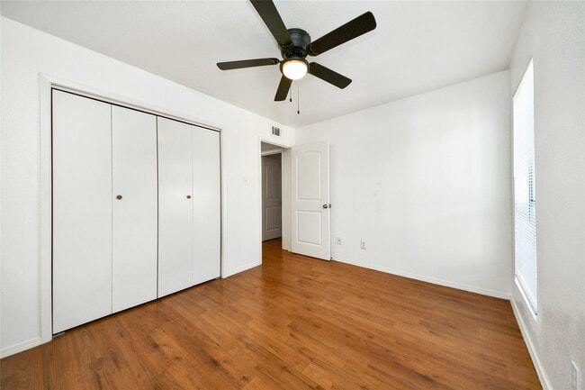 Building Photo - 12905 Woodforest Blvd