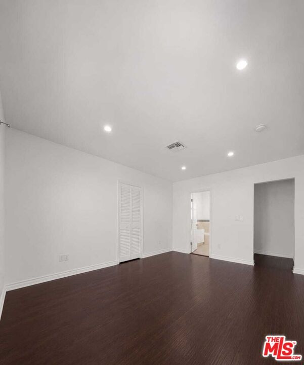 Building Photo - 138 N Hamel Dr