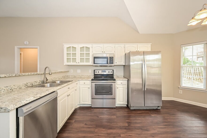 Building Photo - 604 Parrish Wood