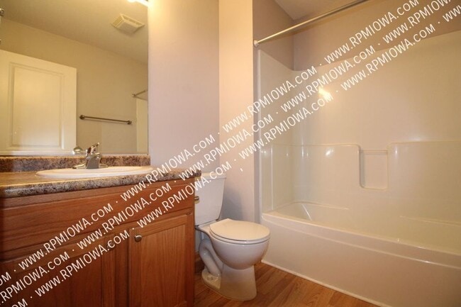 Building Photo - 3052 SW Arlan Ln