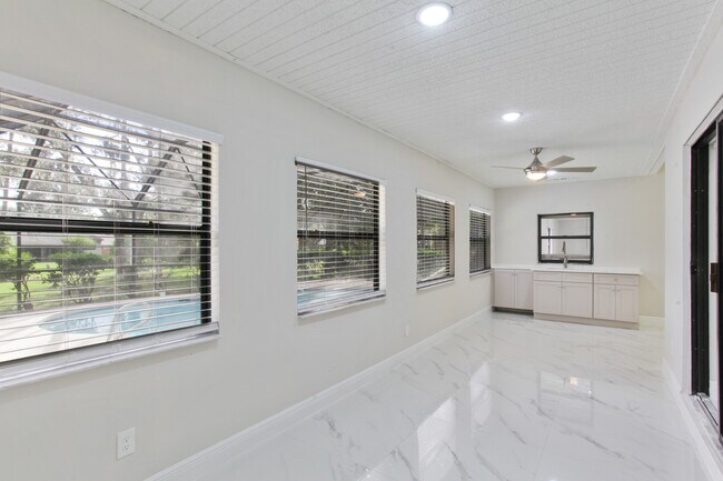 Building Photo - 6349 Oak Meadow Bend