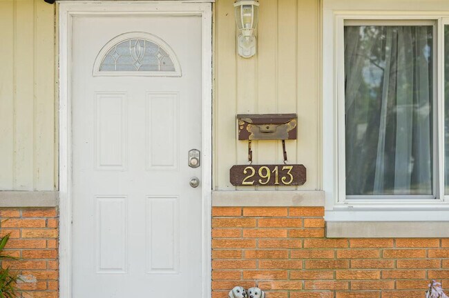 Building Photo - 2913 13th St