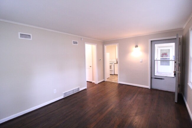 Building Photo - May FREE On This Updated 1 Bedroom 1 Bath Duplex in Navy Hill Area in Olathe