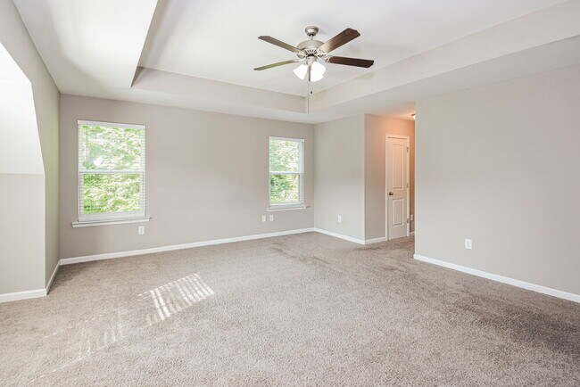 Building Photo - 15 Fieldcrest Dr