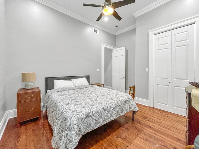 Building Photo - 2BR w/ In-Unit W/D + Assigned Parking in 70119