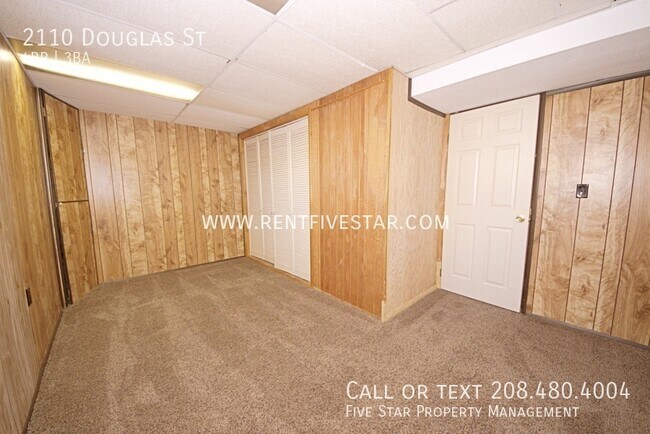 Building Photo - 2110 Douglas St