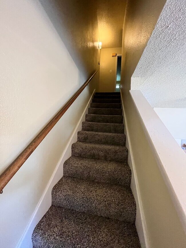 Building Photo - 2101 Granberry Dr