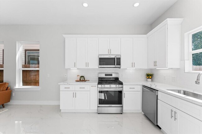 Building Photo - 7407 Cora St