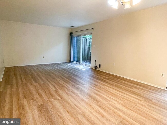 Building Photo - 1781 Wainwright Dr