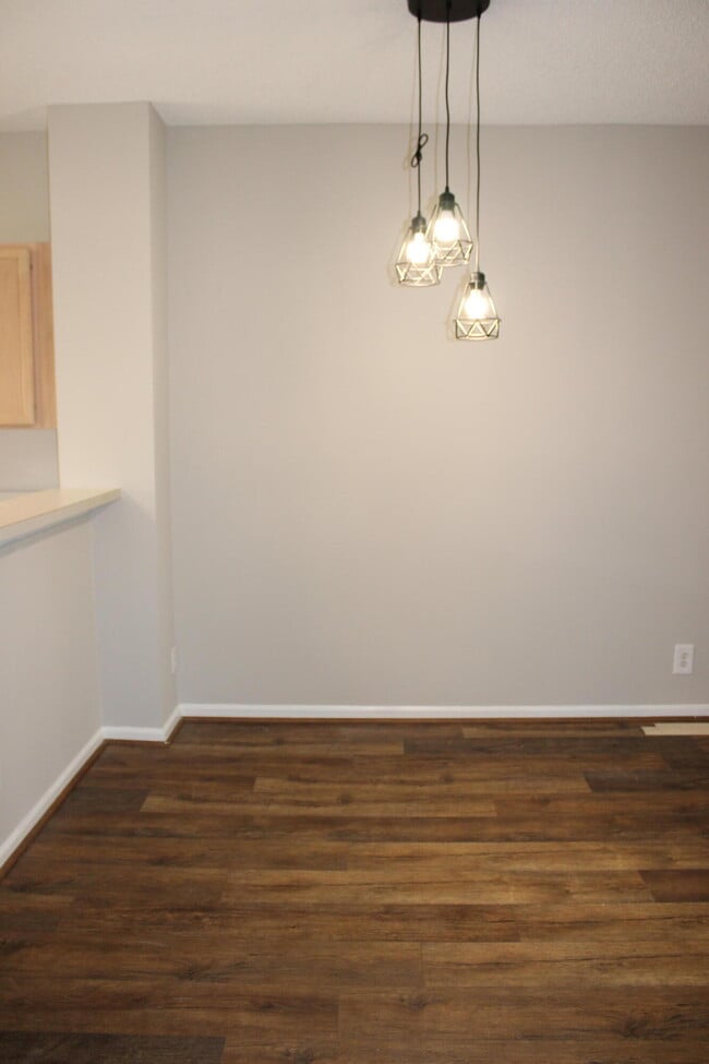 Building Photo - 6984 Stoney Creek Cir