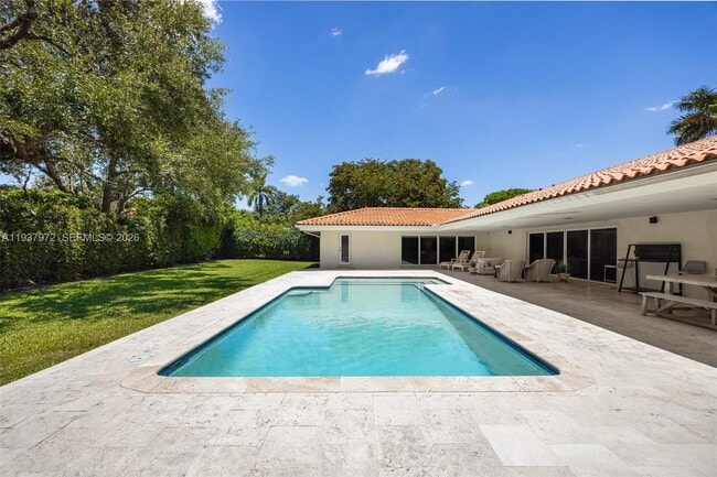 Building Photo - 7230 Vistalmar St