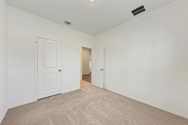 Building Photo - 611 Halfmoon Dr