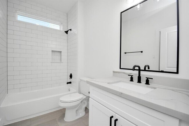 Building Photo - 1507 Robin St