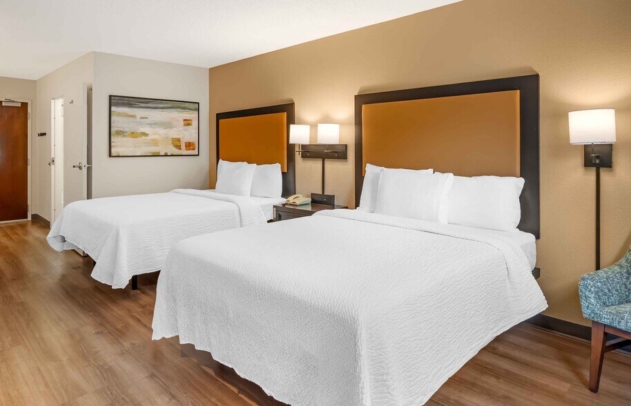Building Photo - Furnished Studio-Tampa - Airport - Spruce Street