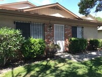 Building Photo - 1210 Sycamore Dr