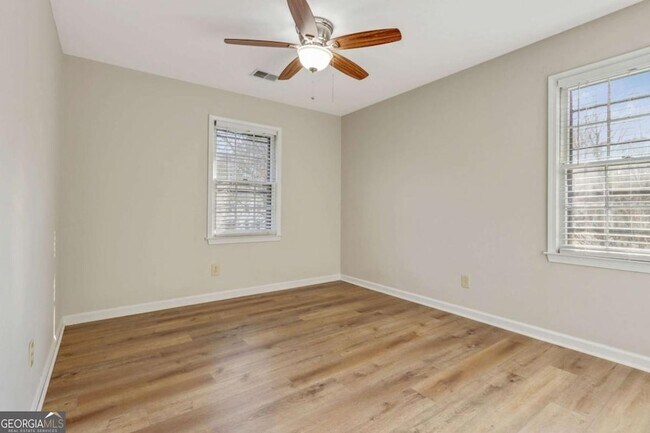 Building Photo - 4365 Burnleigh Chase NE