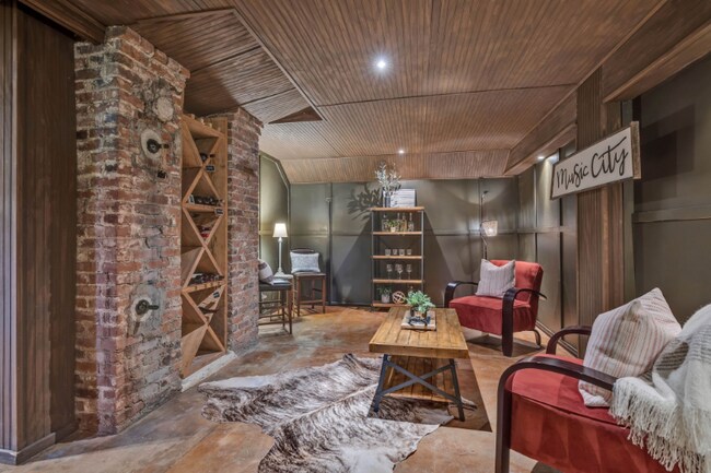 Building Photo - 1127 Glendale Ln