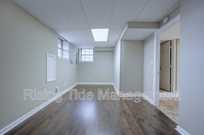Building Photo - 401 Lance Ln