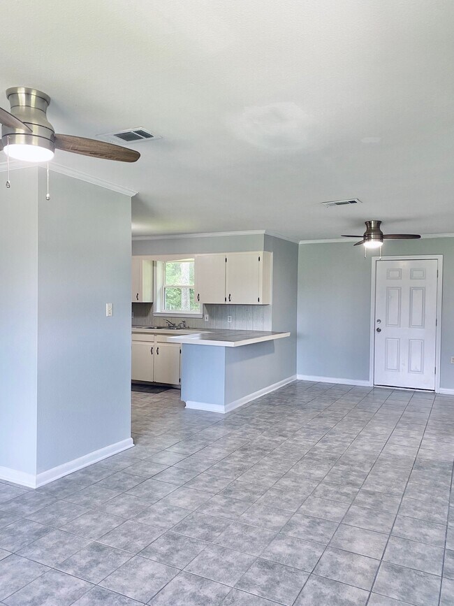 Building Photo - 15135 Montecino Dr
