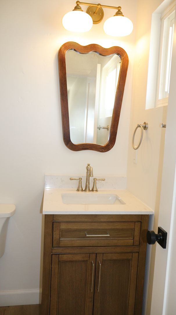 Building Photo - 2 bedrooms 2 baths corner home in Imperial Beach.