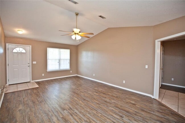 Building Photo - 235 Sundown Dr