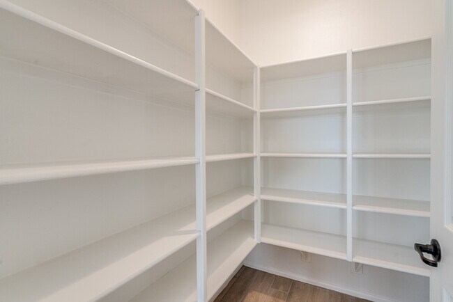 Building Photo - Amazing 4BR 2.5BA Home w/ 3-Car Tandem Garage • Pool Access • Yard w/ Fire Pit in Saguaro Trails