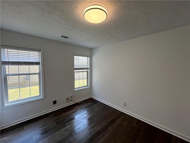 Building Photo - 678 Arbour Way