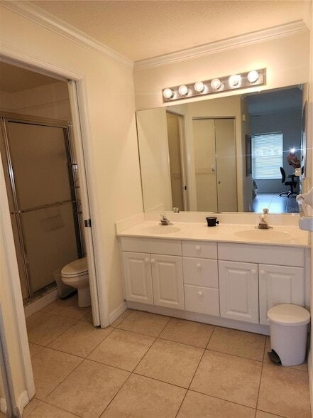 Building Photo - 6566 Fairway Gardens Dr