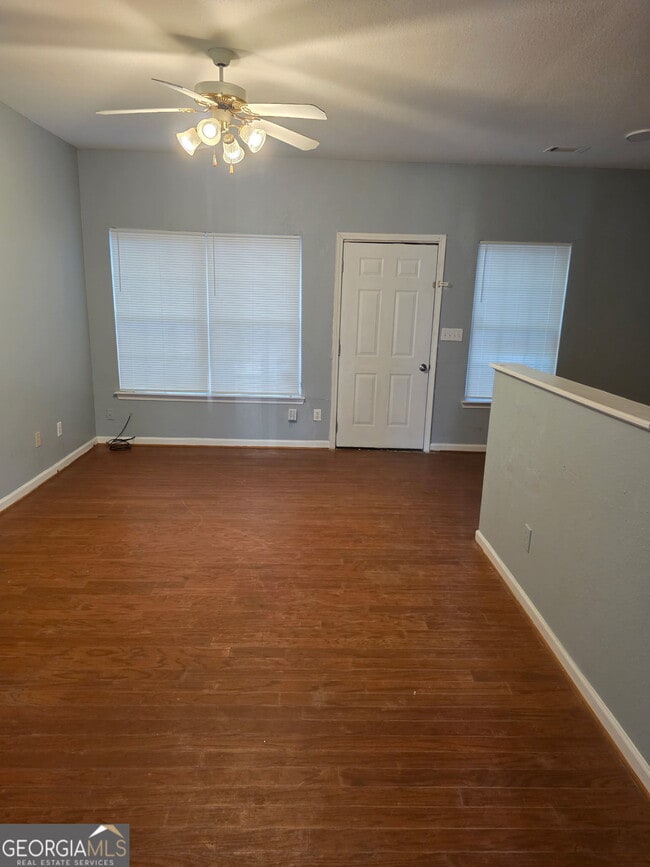 Building Photo - 321 Brookview Dr